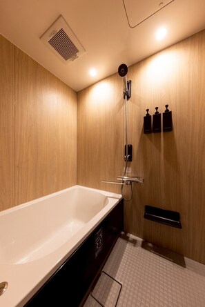 Family Apartment, Non Smoking | Bathroom | Combined shower/tub, hair dryer, slippers, electronic bidet - STAY THE RINKU BAY Private Guest House (Izumisano)