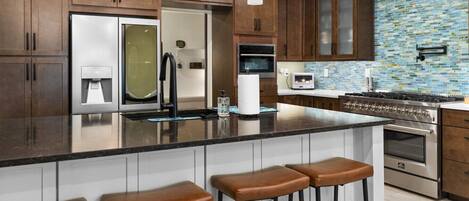 Fridge, microwave, oven, coffee/tea maker