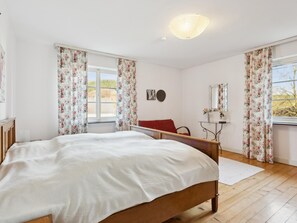 4 bedrooms, internet - Holiday Home in Sauerland with Terrace (Schmallenberg - Menkhausen)