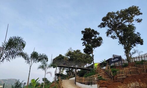 Wake Up in the Hills, Surrounded by Mist, Calm, and Breathtaking Views