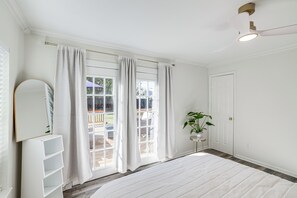 2 makuuhuonetta, silitysrauta/-lauta, internet, vuodevaatteet