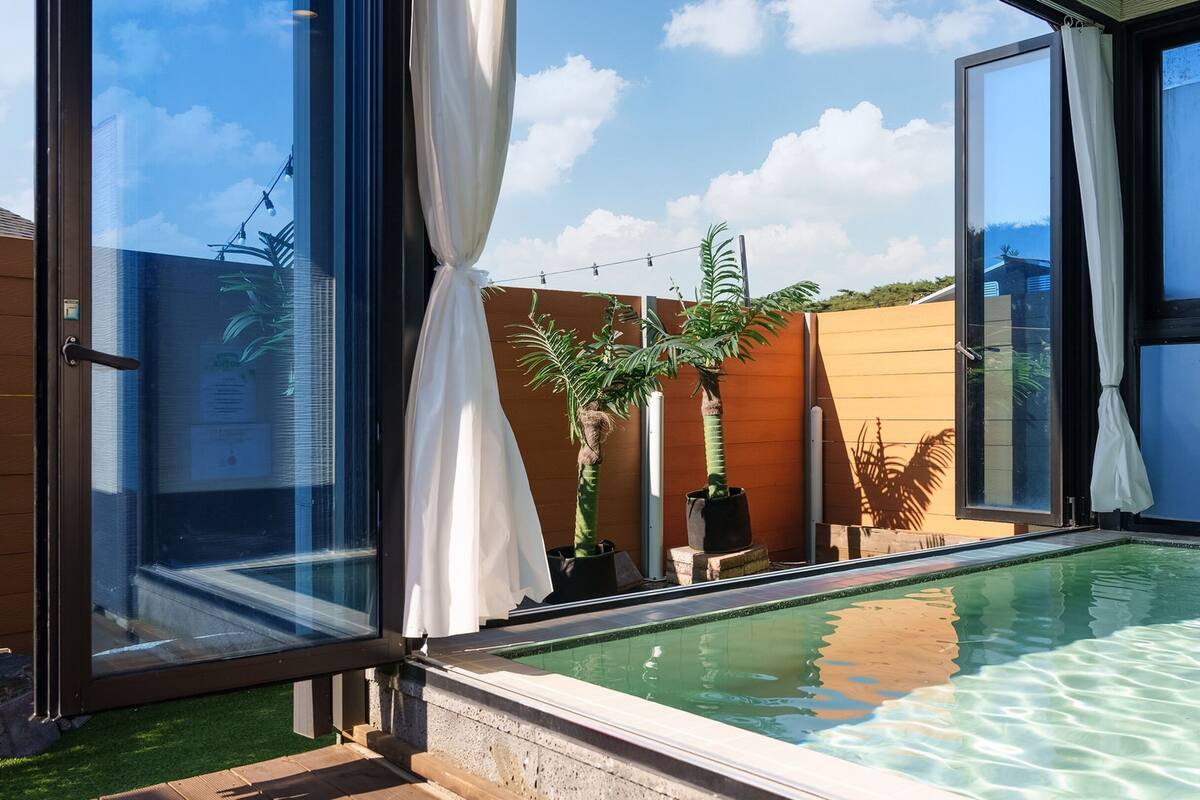 Basic Room, 1 Bedroom (Holy C (Pool Villa/BBQ/Pet Park))