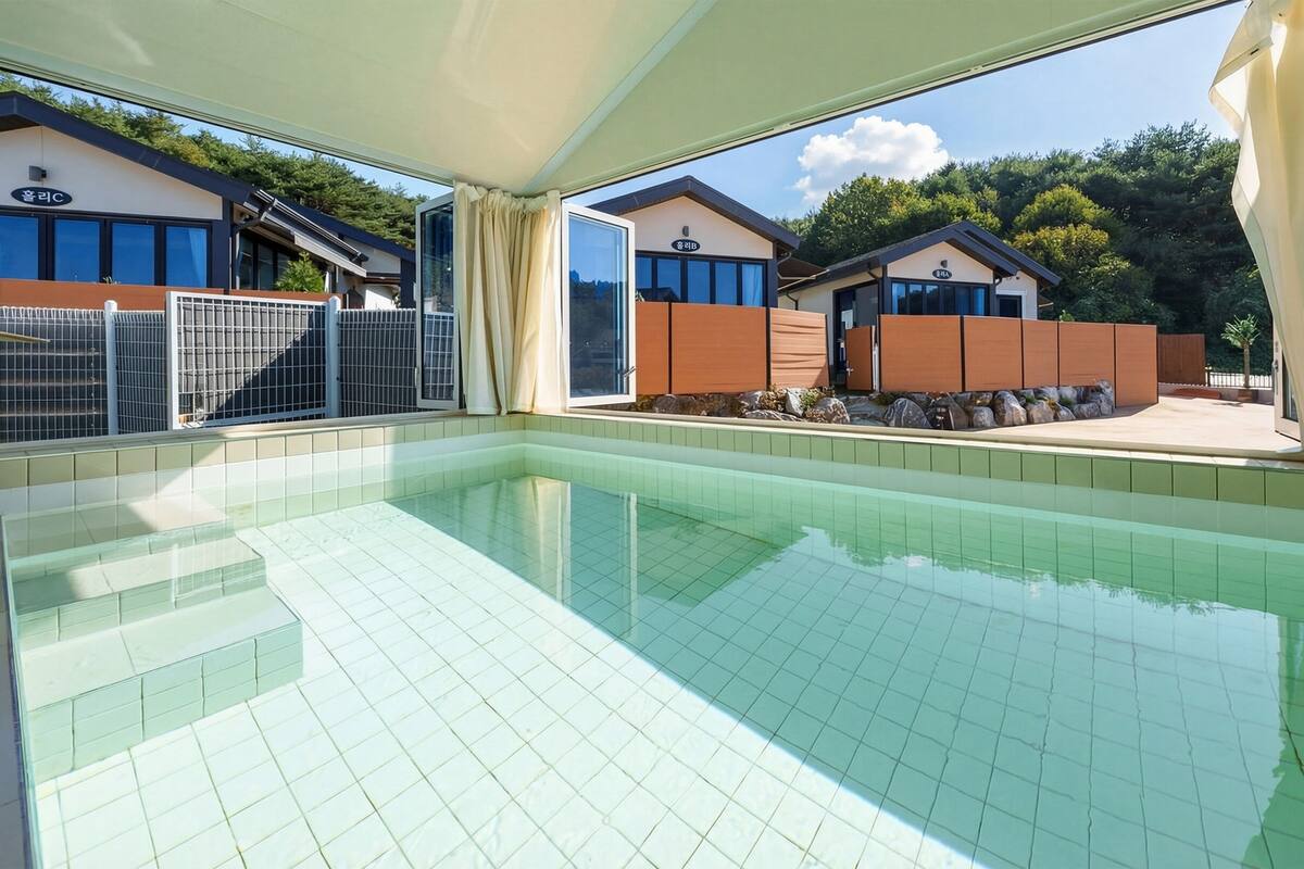Basic Room, 1 Bedroom (Holy D (Pool Villa/BBQ/Pet Park)) | 1 bedroom, WiFi (free)