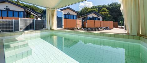 Habitación básica, 1 habitación (Holy D (Pool Villa/BBQ/Pet Park)) | 1 habitación y wifi gratis