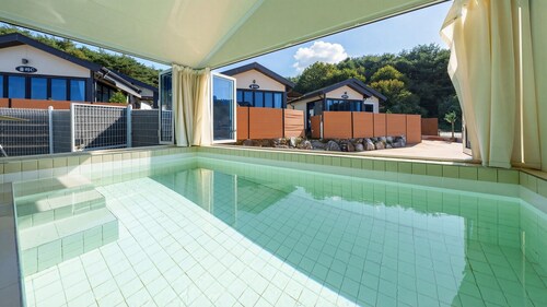 Taean Holy Dog Pool Villa