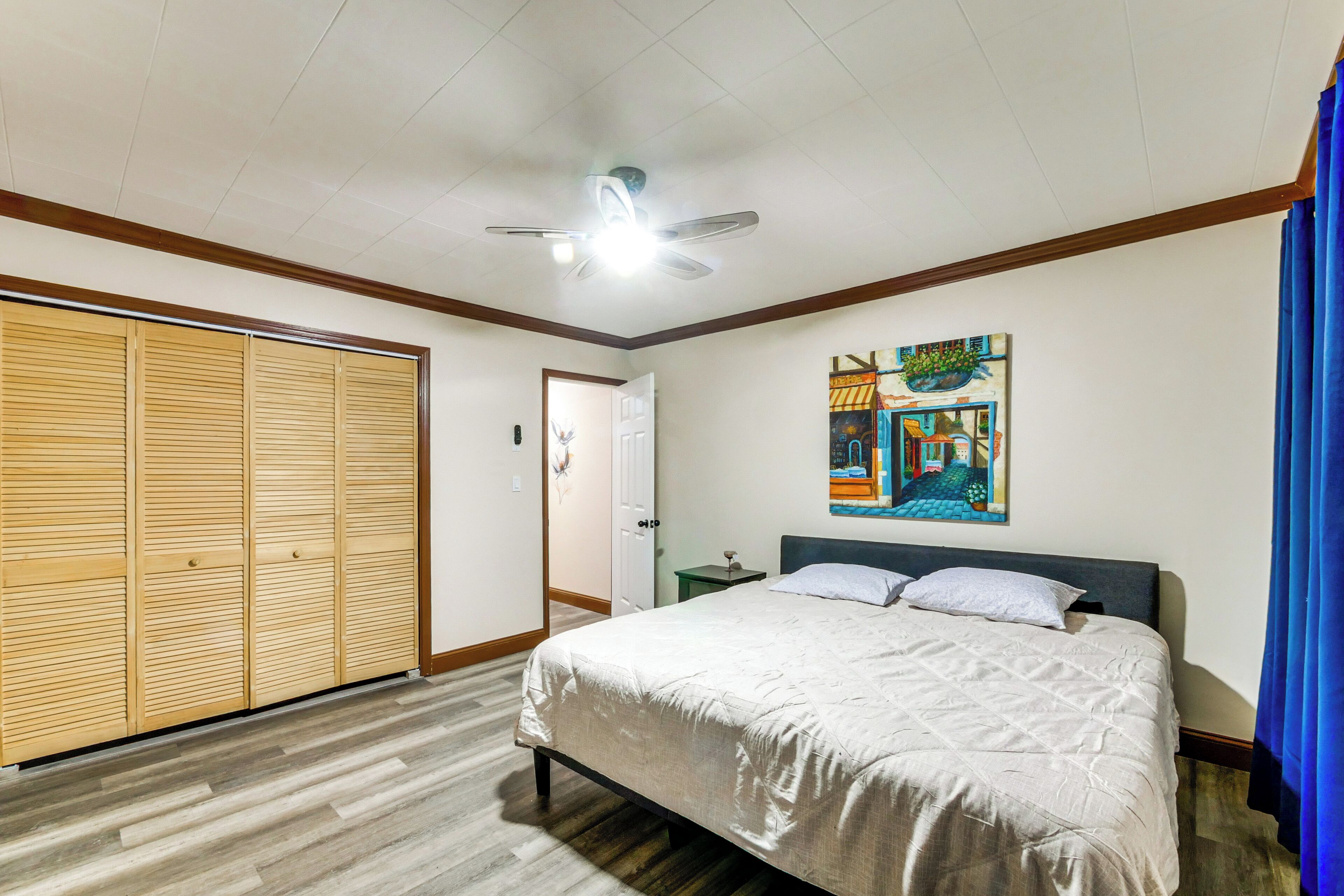 2 bedrooms, iron/ironing board, Internet, bed sheets