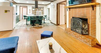 Stocked Pond: Country Retreat in Oglethorpe!