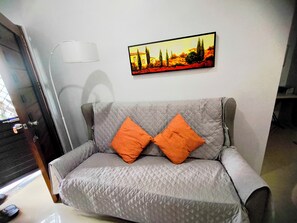 Living area - Cozy 1-bedroom apartment in fantastic San Pablo City with AC (San Pablo City)