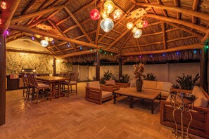 Dining - Azure Tiki Gardens: Private Resort Pool, Large Tiki Hut & Full Outdoor Kitchen (Palm Beach Gardens)