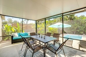 Dining - Walk to the Bay: Family-Friendly Oasis in Sarasota (Sarasota)
