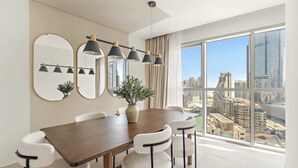 Dining - Silkhaus Convenient 3BR+Maid | Radiant Viewz Reem (Abu Dhabi)