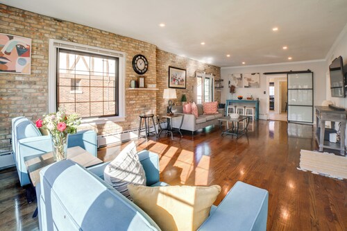 Pet Friendly! Near Casinos & Lake Michigan Beaches