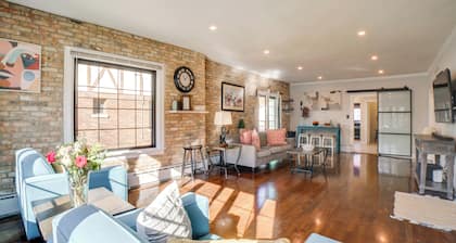 Pet Friendly! Near Casinos & Lake Michigan Beaches