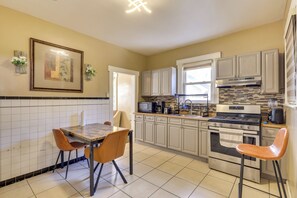 Fridge, microwave, stovetop, dishwasher - Easy Commute to Newark & NYC! Extended Stay Unit (Irvington)