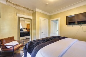 2 bedrooms, desk, iron/ironing board, Internet - Easy Commute to Newark & NYC! Extended Stay Unit (Irvington)