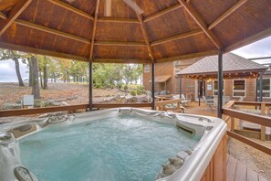 Terrace/patio - Lake Eufaula Cabin w/ Dock at Nine Marina (Eufaula)