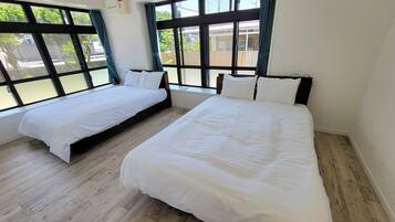 Iron/ironing board, free WiFi, bed sheets