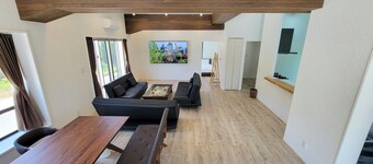 Renovated Equipped with 85 inch TVFor those who  / Nanjo Okinawa