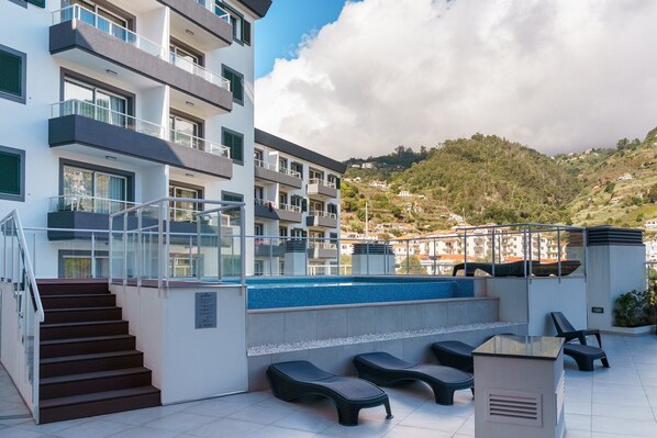 Pool - GuestReady- Charming Condo with Pool in Caniço (Caniço)