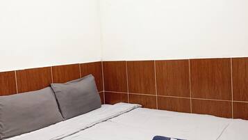 Standard Double Room | Desk, free WiFi