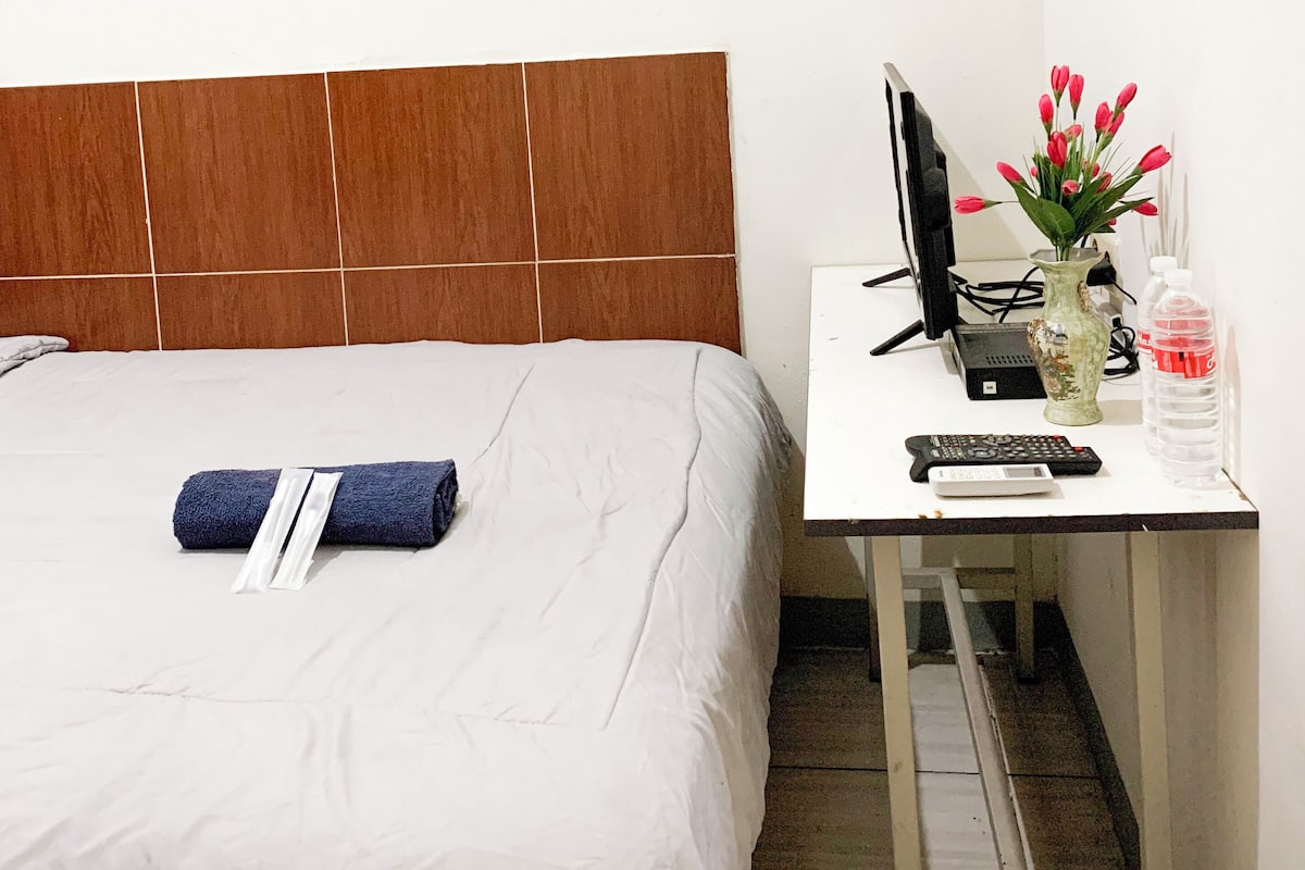 Standard Double Room | Desk, free WiFi