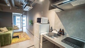 Fridge, microwave, stovetop, cookware/dishes/utensils - R78FD34_401 / Taito-ku Tokyo (Taito-ku)