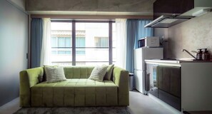 TV - R8E6BA6_402 / Taito-ku Tokyo (Taito-ku)