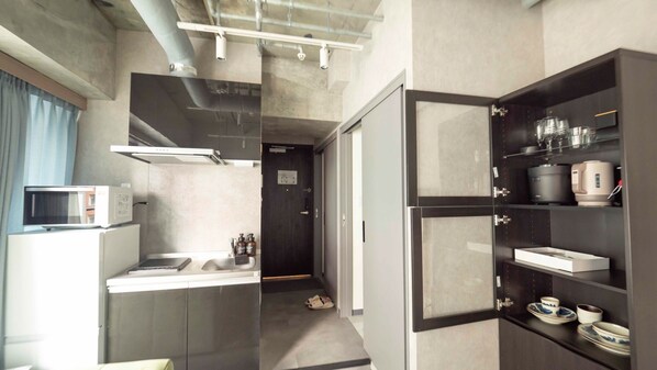 Fridge, microwave, stovetop, cookware/dishes/utensils - R8E6BA6_402 / Taito-ku Tokyo (Taito-ku)