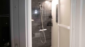 Hair dryer, towels - R44AF5F_502 / Taito-ku Tokyo (Taito-ku)