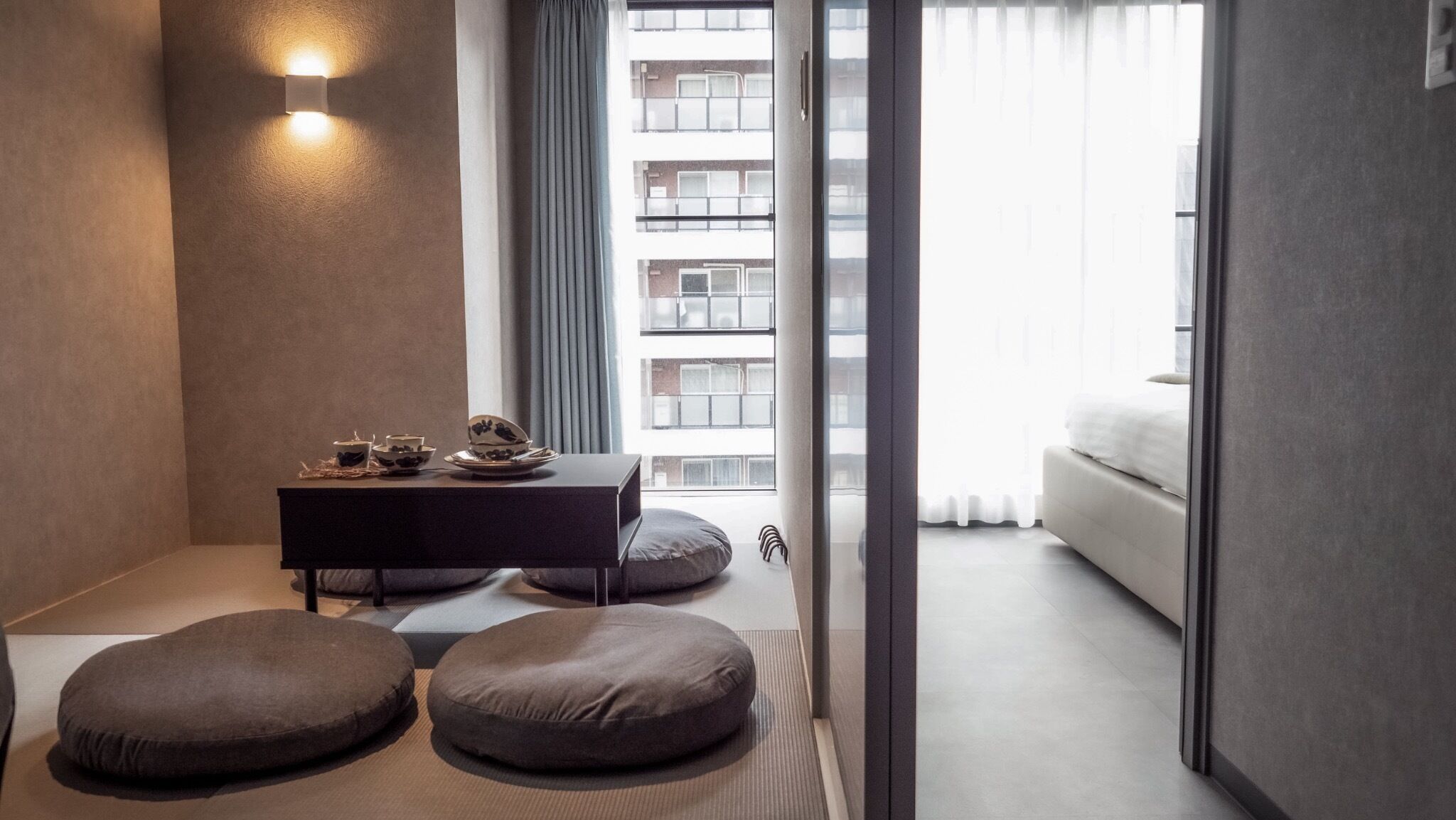 Iron/ironing board, internet, bed sheets