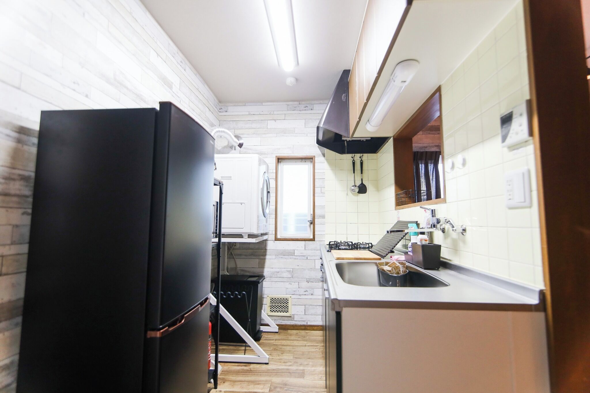 雪櫃、微波爐、廚房用具/餐具/器皿