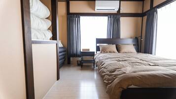 Iron/ironing board, free WiFi, bed sheets