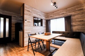 Dining - Great access to Tokyo Disney Conveniently located / Funabashi Chiba (Funabashi)