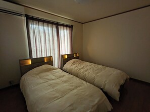 Bügeleisen/Bügelbrett, kostenloses WLAN, Bettwäsche