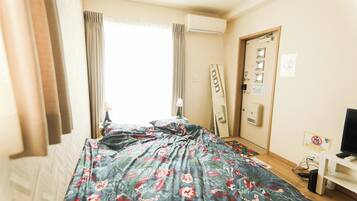 Iron/ironing board, Internet, bed sheets