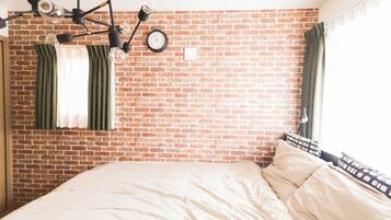 Iron/ironing board, internet, bed sheets