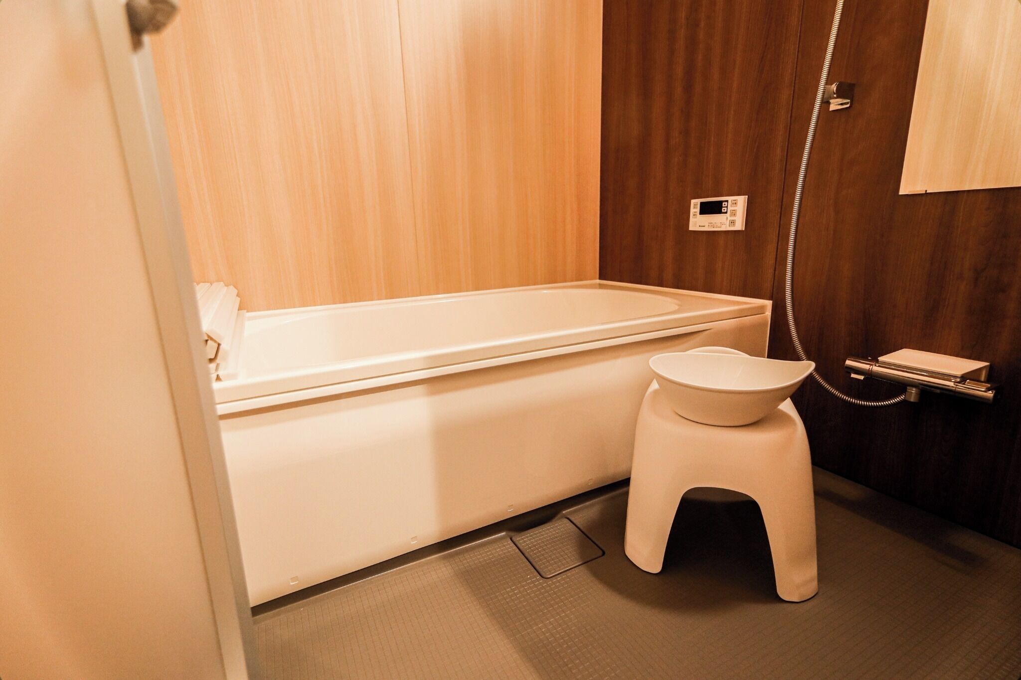 ヘアドライヤー、タオル