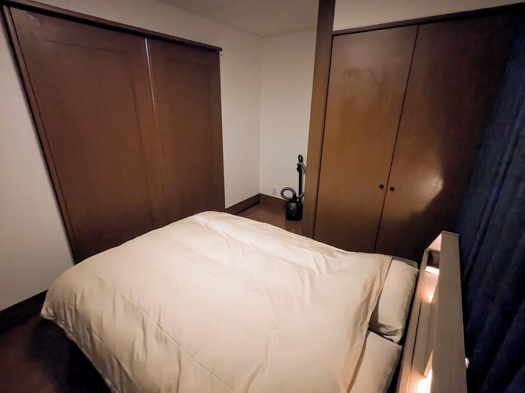 Iron/ironing board, internet, bed sheets