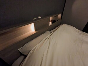 Strykjärn/strykbräda, internet och sängkläder