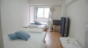 Desk, iron/ironing board, free WiFi, bed sheets - Nonsmoking A33 Namba areaCentral area5 minute / Osaka Ōsaka (Osaka)