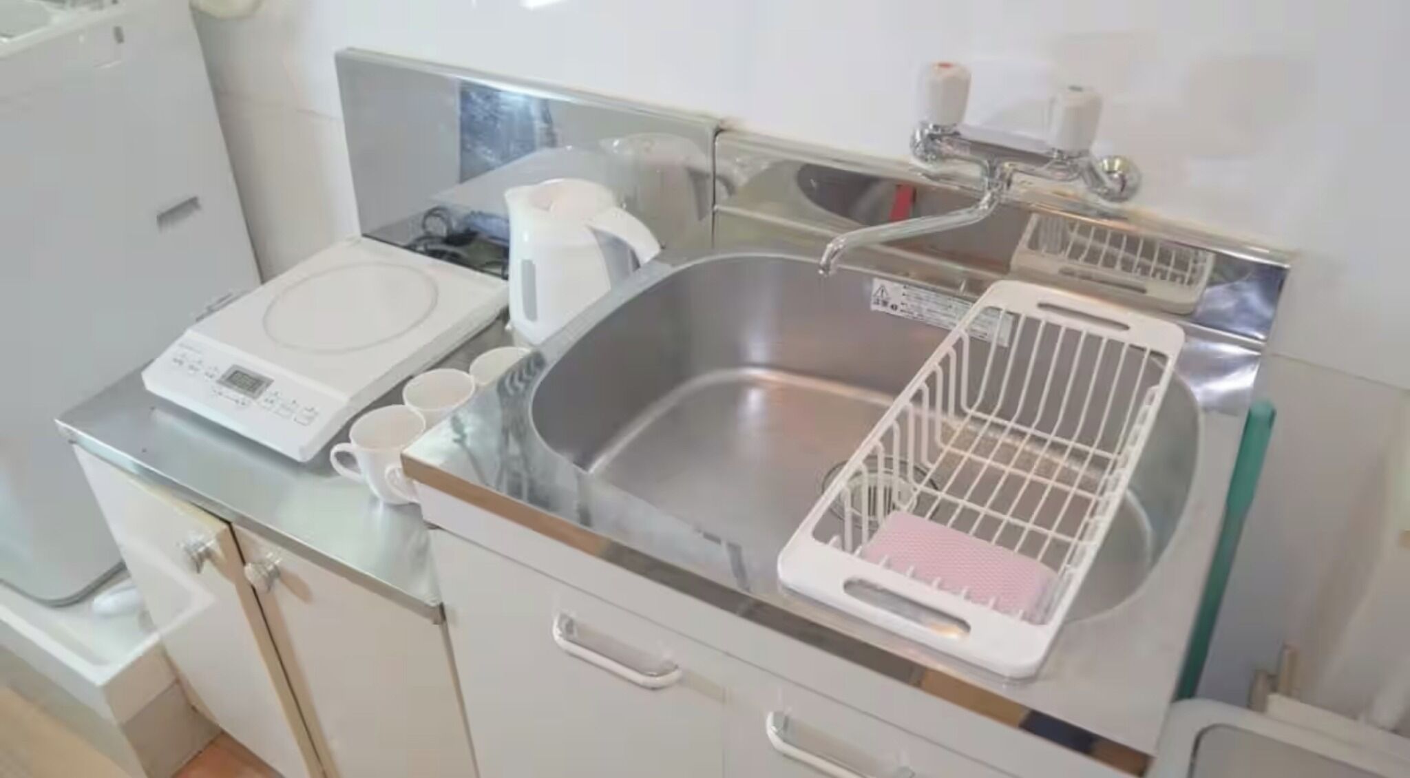 Fridge, microwave, stovetop, cookware/dishes/utensils