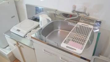 Fridge, microwave, stovetop, cookware/dishes/utensils