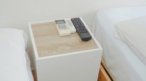 Una scrivania, ferro/asse da stiro, Wi-Fi gratuito, lenzuola