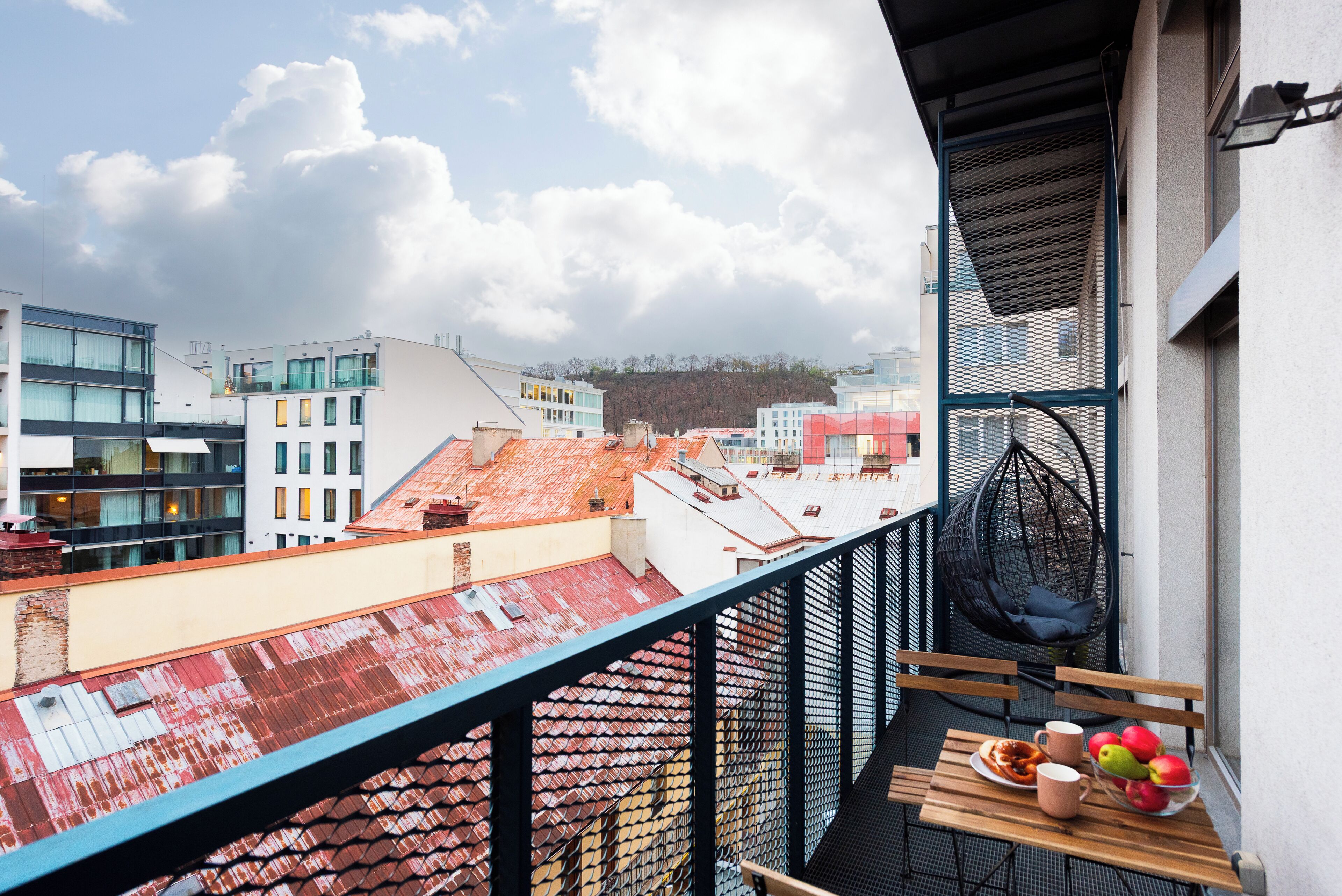 Apartamento clássico, sacada, vista para o pátio | Sacada