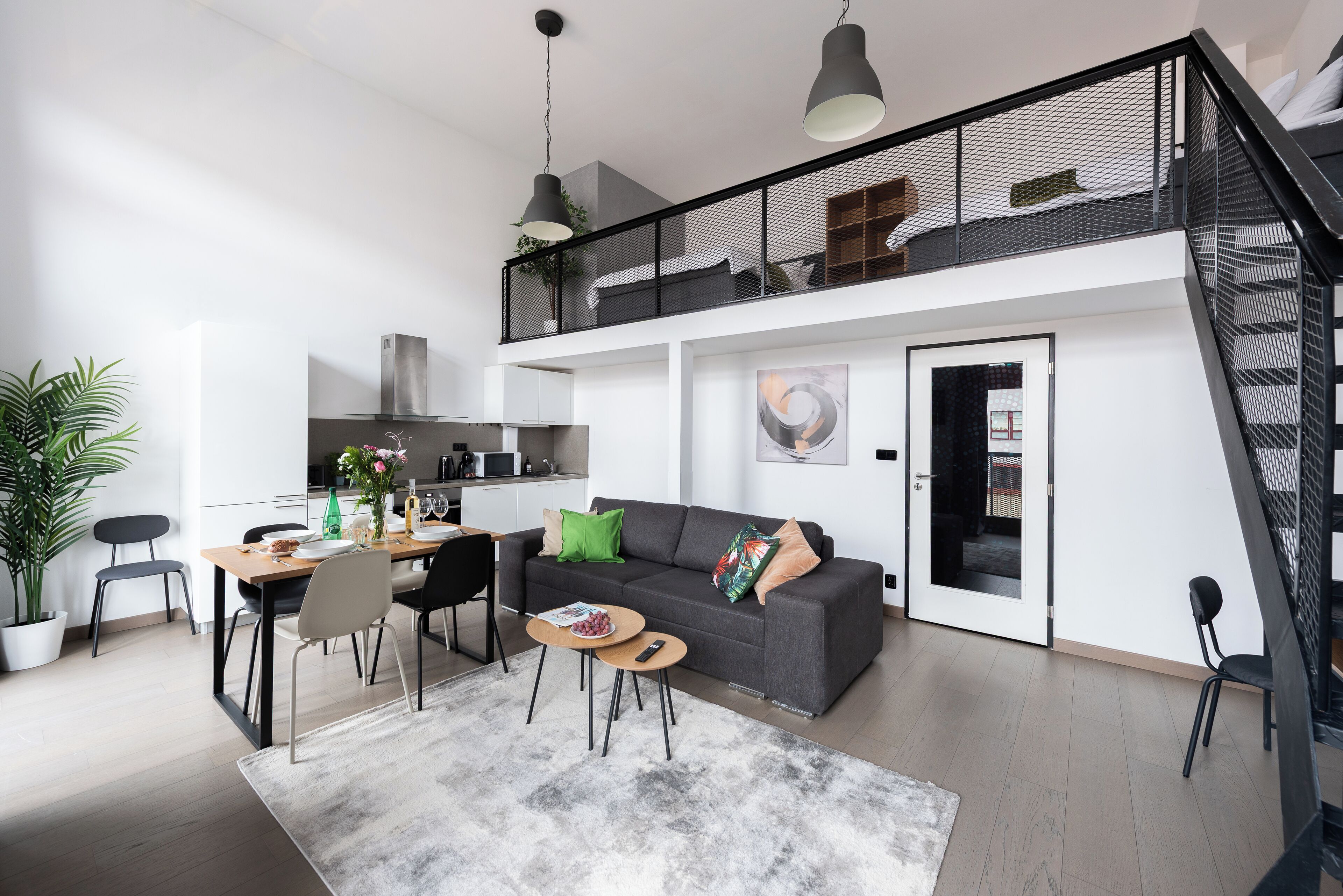 经典公寓, 阳台, 庭院景观 | 遮光窗帘、熨斗/熨衣板、婴儿床、免费 WiFi