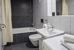 Classic Apartment, Balcony, Courtyard View | Bathroom