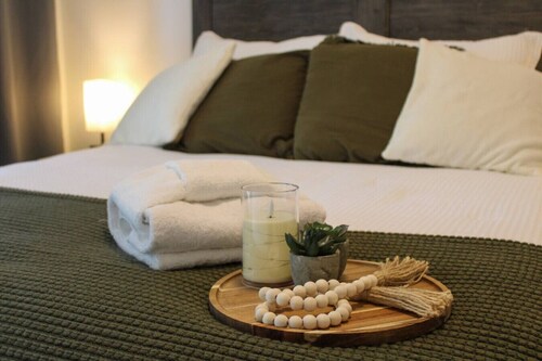 Pet-Friendly 2BR | Rooftop Sauna & Views