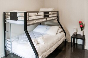 2 bedrooms, desk, iron/ironing board, WiFi