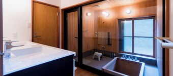 BBQprivate hot springcypress bath1 parking spac / Ito City Shizuoka