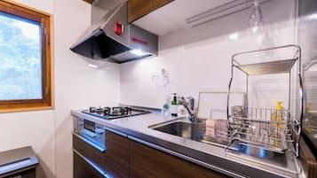 雪櫃、微波爐、爐具、廚房用具/餐具/器皿